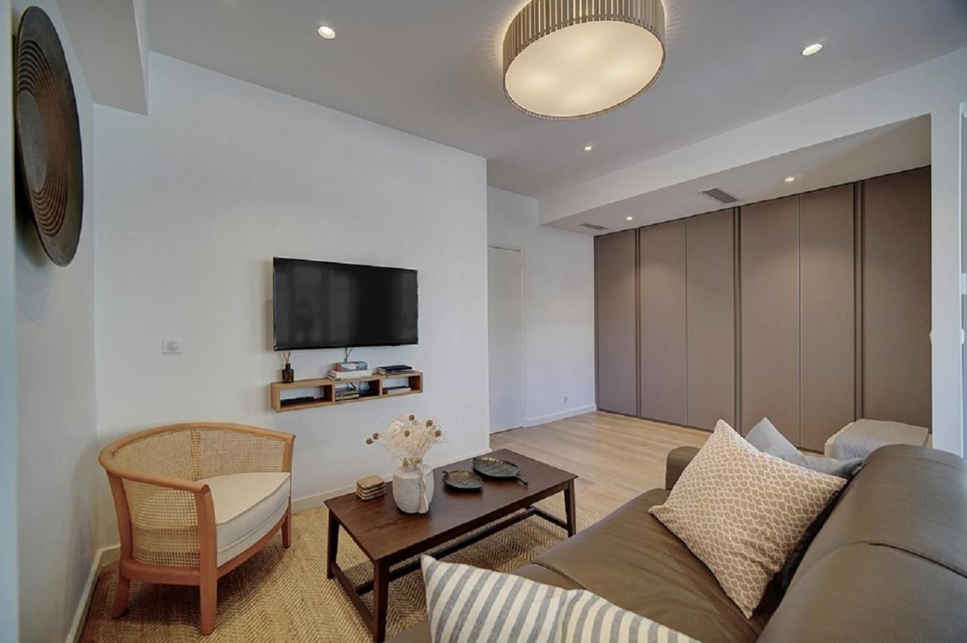 Magnifique 3 Pieces Renove Cannes Centre 'Banane' Avec Veranda ! A2B88 المظهر الخارجي الصورة