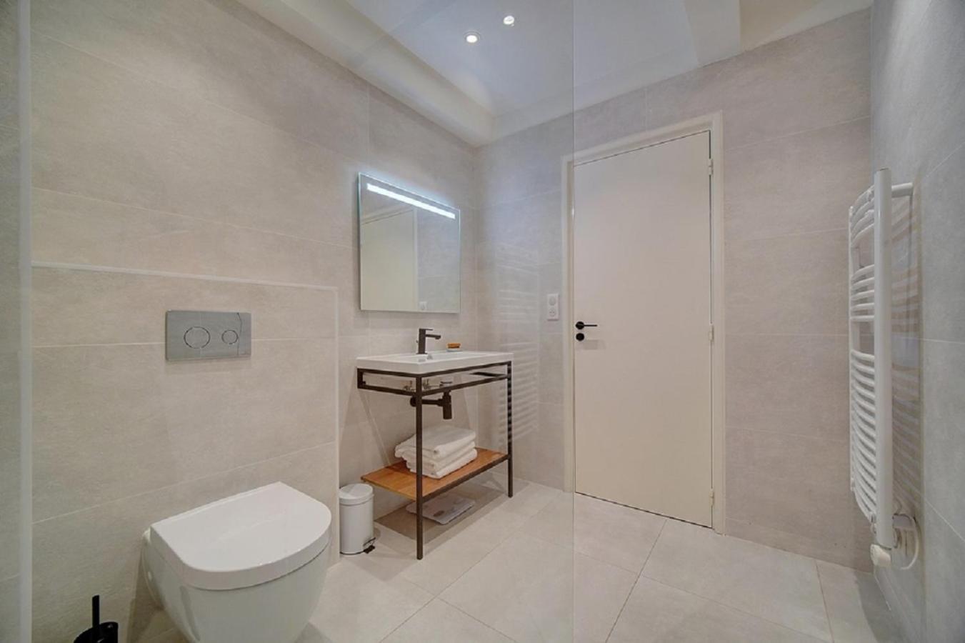 Magnifique 3 Pieces Renove Cannes Centre 'Banane' Avec Veranda ! A2B88 المظهر الخارجي الصورة